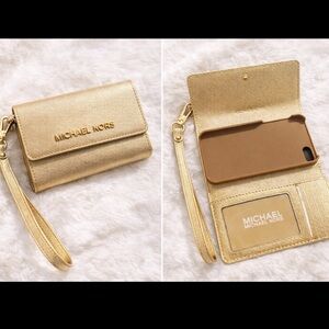 Michael Kors Smartphone Wristlet Wallet (Phone Case Fits iPhone 6/7/8/SE +